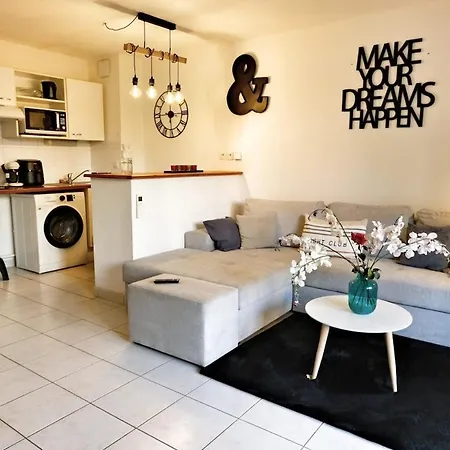 Le Cocoon Jasmin T2 Rdc Cosy Avec Jardin Clos Appartamento Villeneuve-sur-Lot