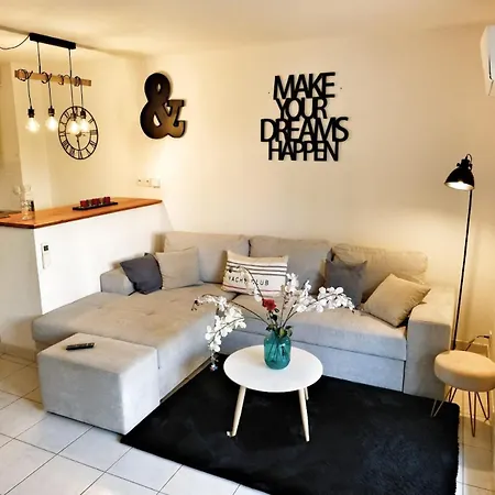 Le Cocoon Jasmin T2 Rdc Cosy Avec Jardin Clos Appartamento Villeneuve-sur-Lot