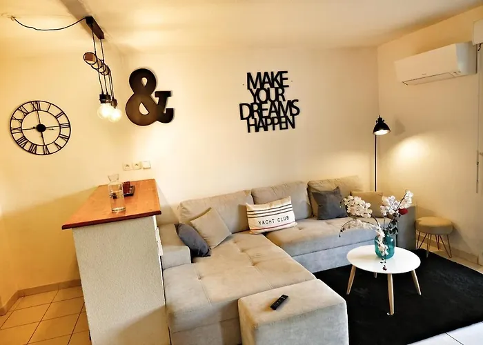 Le Cocoon Jasmin T2 Rdc Cosy Avec Jardin Clos